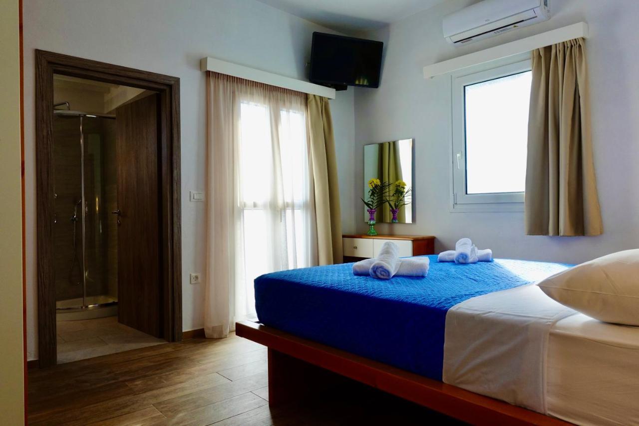 Modern Cycladic Sea View House Hébergement de vacances *